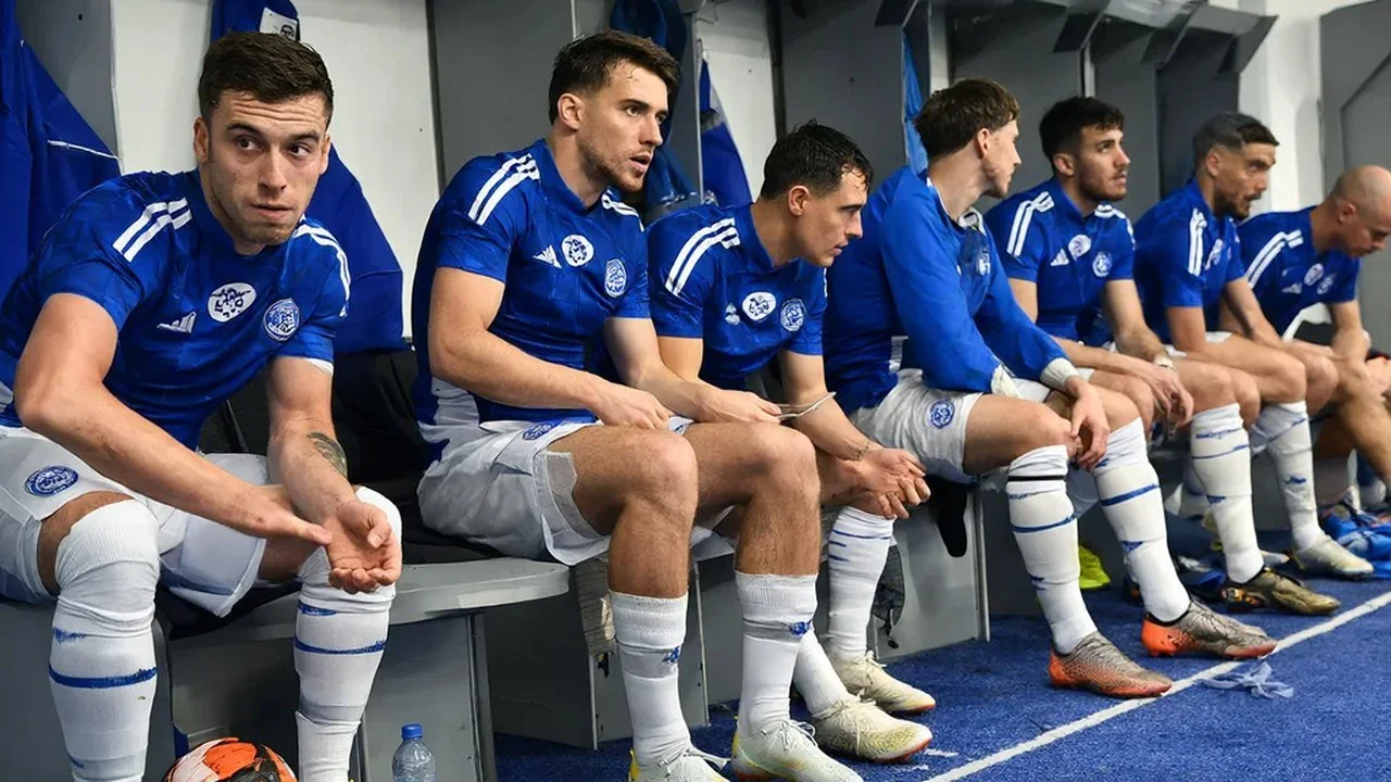 V.V. Baardwijk — FC Białe Orły Tilburg